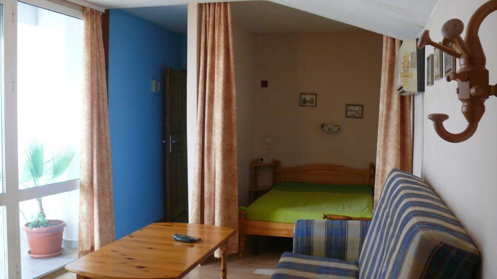 Villa Climate Guest House فارنا الغرفة الصورة