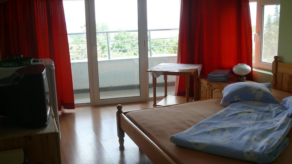 Villa Climate Guest House فارنا الغرفة الصورة