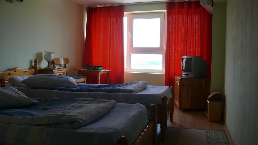 Villa Climate Guest House فارنا الغرفة الصورة