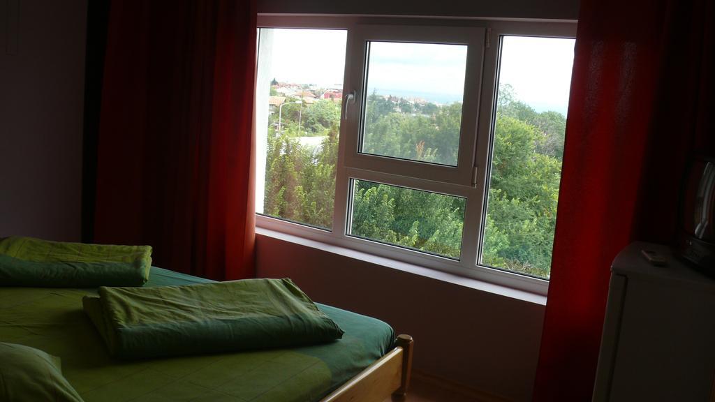 Villa Climate Guest House فارنا الغرفة الصورة