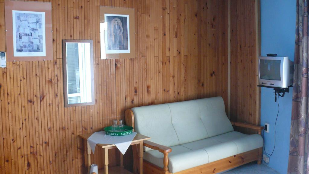 Villa Climate Guest House فارنا الغرفة الصورة