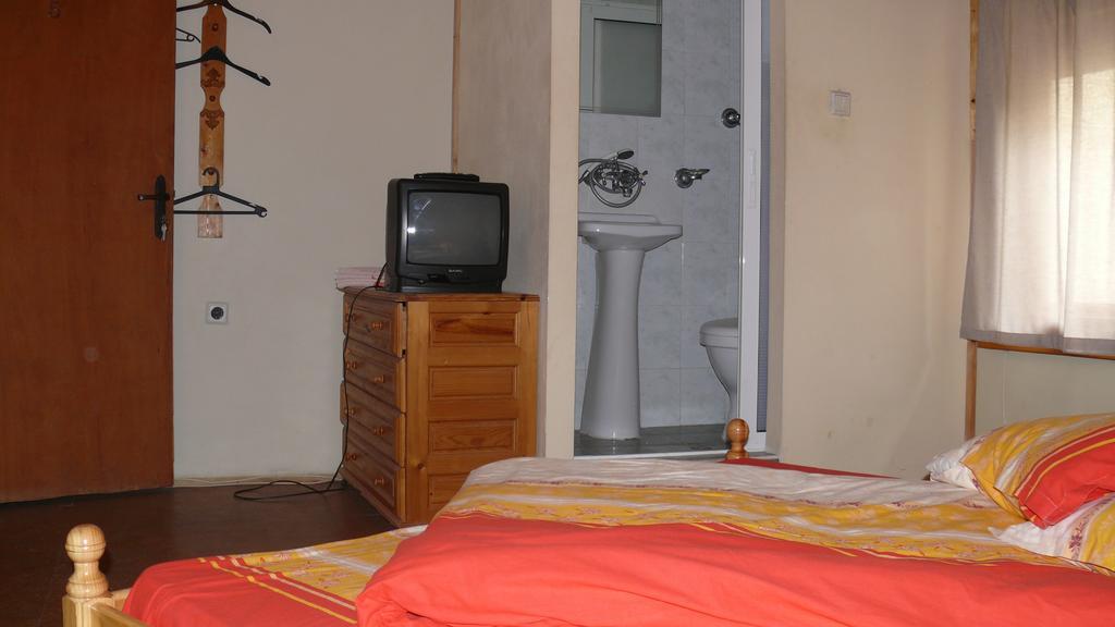 Villa Climate Guest House فارنا الغرفة الصورة